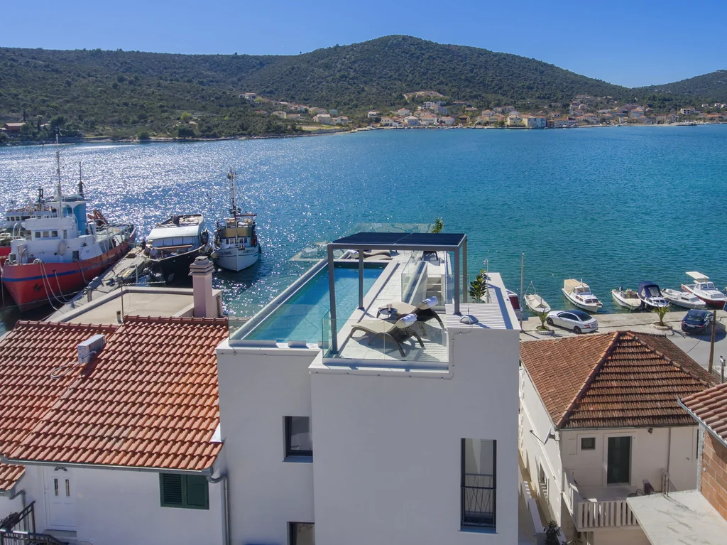 Beachfront Villa with Pool in Vinišće
