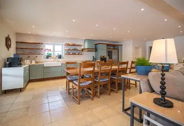 Modern Seaside Villa with Spacious Garden in Marina