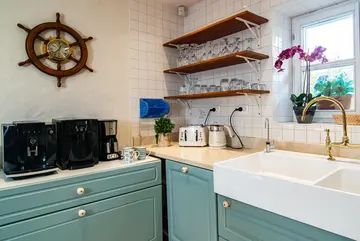 Modern Seaside Villa with Spacious Garden in Marina