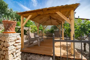 Modern Seaside Villa with Spacious Garden in Marina