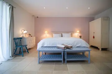 Modern Seaside Villa with Spacious Garden in Marina