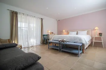 Modern Seaside Villa with Spacious Garden in Marina