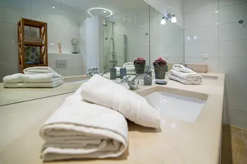 Modern Seaside Villa with Spacious Garden in Marina