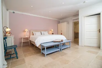 Modern Seaside Villa with Spacious Garden in Marina