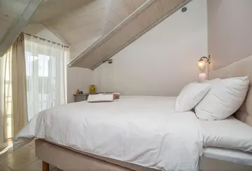 Modern Seaside Villa with Spacious Garden in Marina