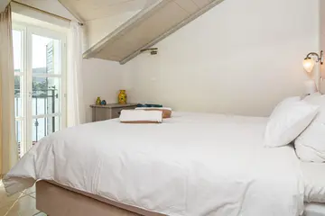 Modern Seaside Villa with Spacious Garden in Marina