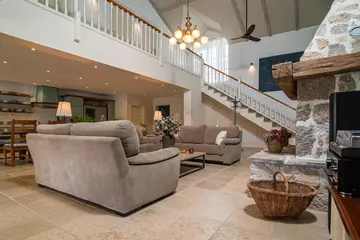 Modern Seaside Villa with Spacious Garden in Marina