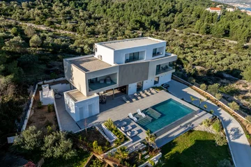 Modern 5-Bedroom Villa with Pool near Trogir
