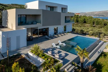 Modern 5-Bedroom Villa with Pool near Trogir
