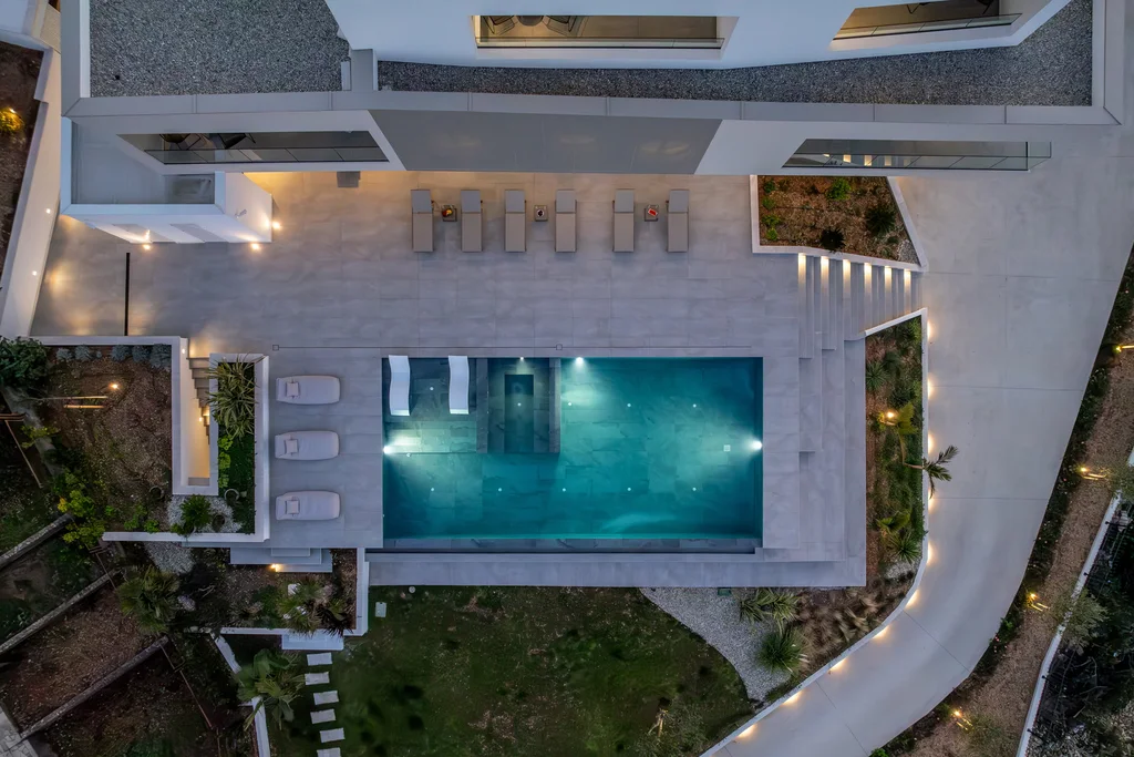 Modern 5-Bedroom Villa with Pool near Trogir