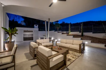 Modern 5-Bedroom Villa with Pool near Trogir