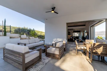 Modern 5-Bedroom Villa with Pool near Trogir