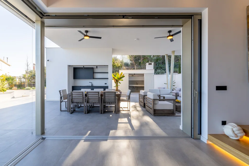 Modern 5-Bedroom Villa with Pool near Trogir