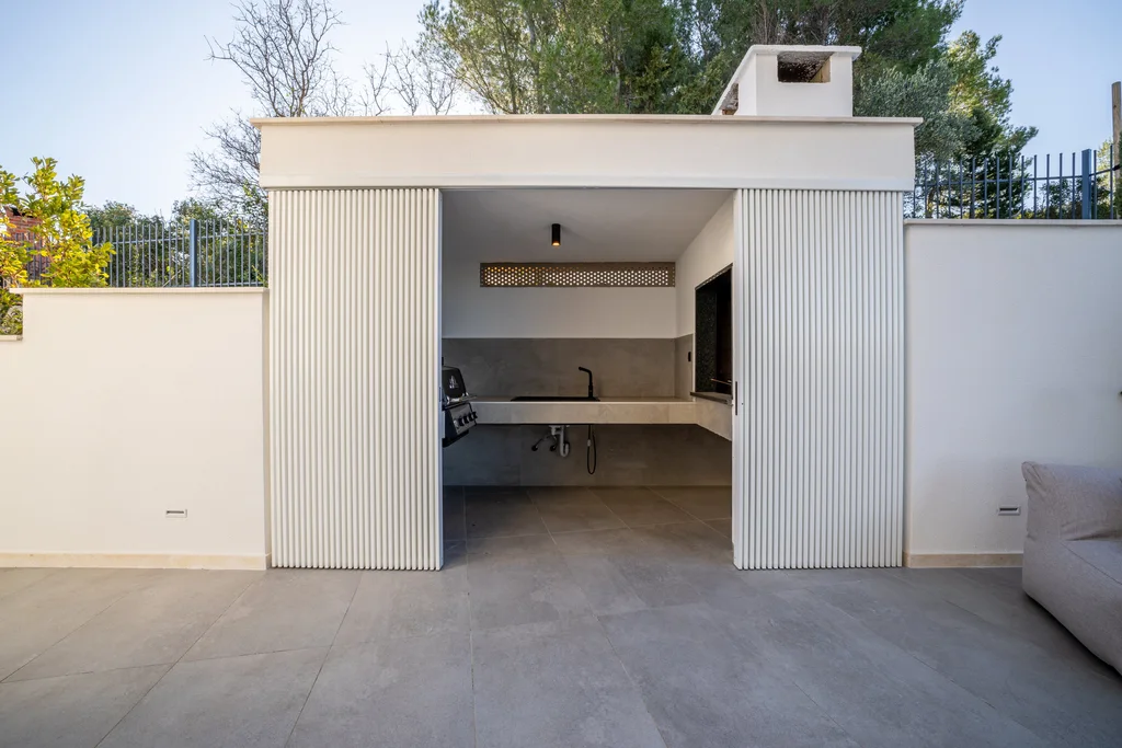Modern 5-Bedroom Villa with Pool near Trogir