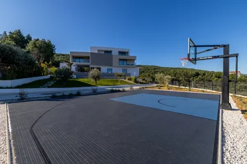 Modern 5-Bedroom Villa with Pool near Trogir