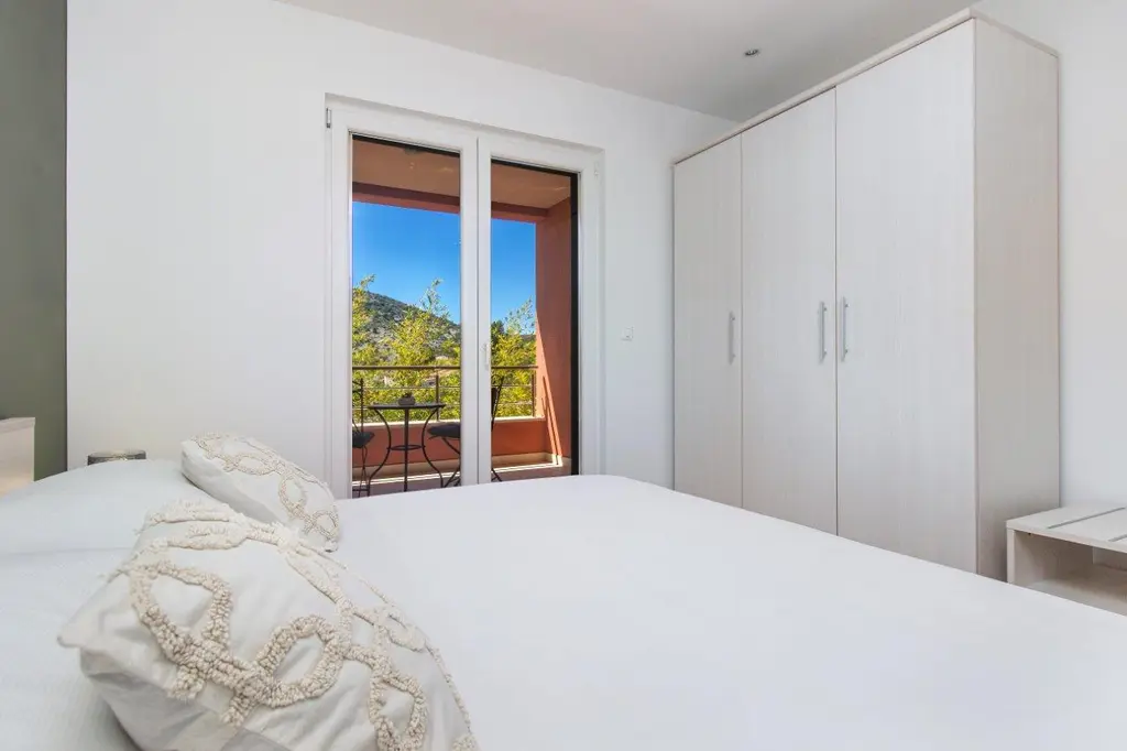 Seaside Villa Retreat with Pool in Vinišće