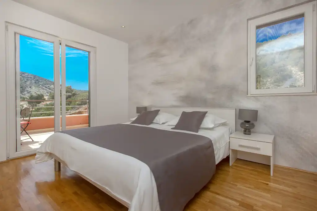 Seaside Villa Retreat with Pool in Vinišće