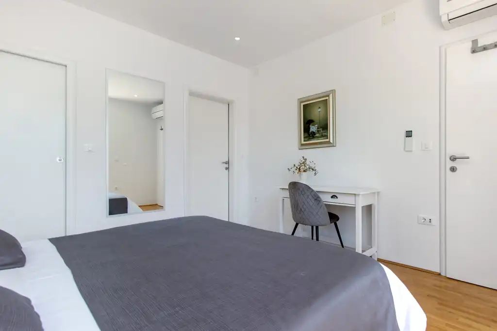 Seaside Villa Retreat with Pool in Vinišće