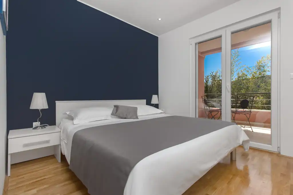 Seaside Villa Retreat with Pool in Vinišće