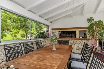 Seaside Villa Retreat with Pool in Vinišće