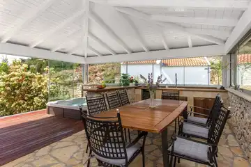 Seaside Villa Retreat with Pool in Vinišće