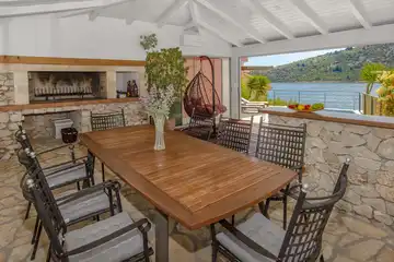 Seaside Villa Retreat with Pool in Vinišće