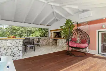 Seaside Villa Retreat with Pool in Vinišće