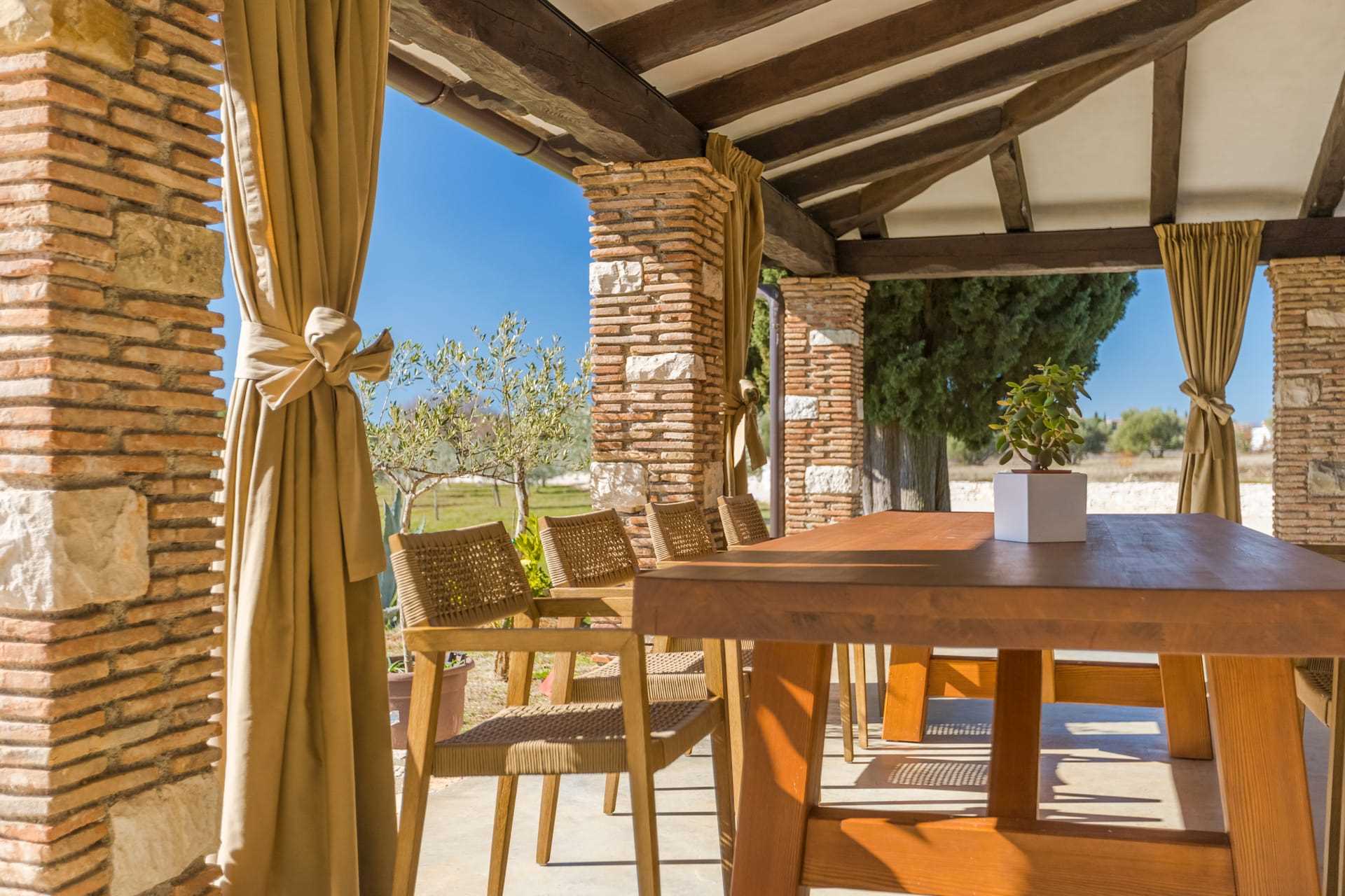 Villa Arborea with Pool