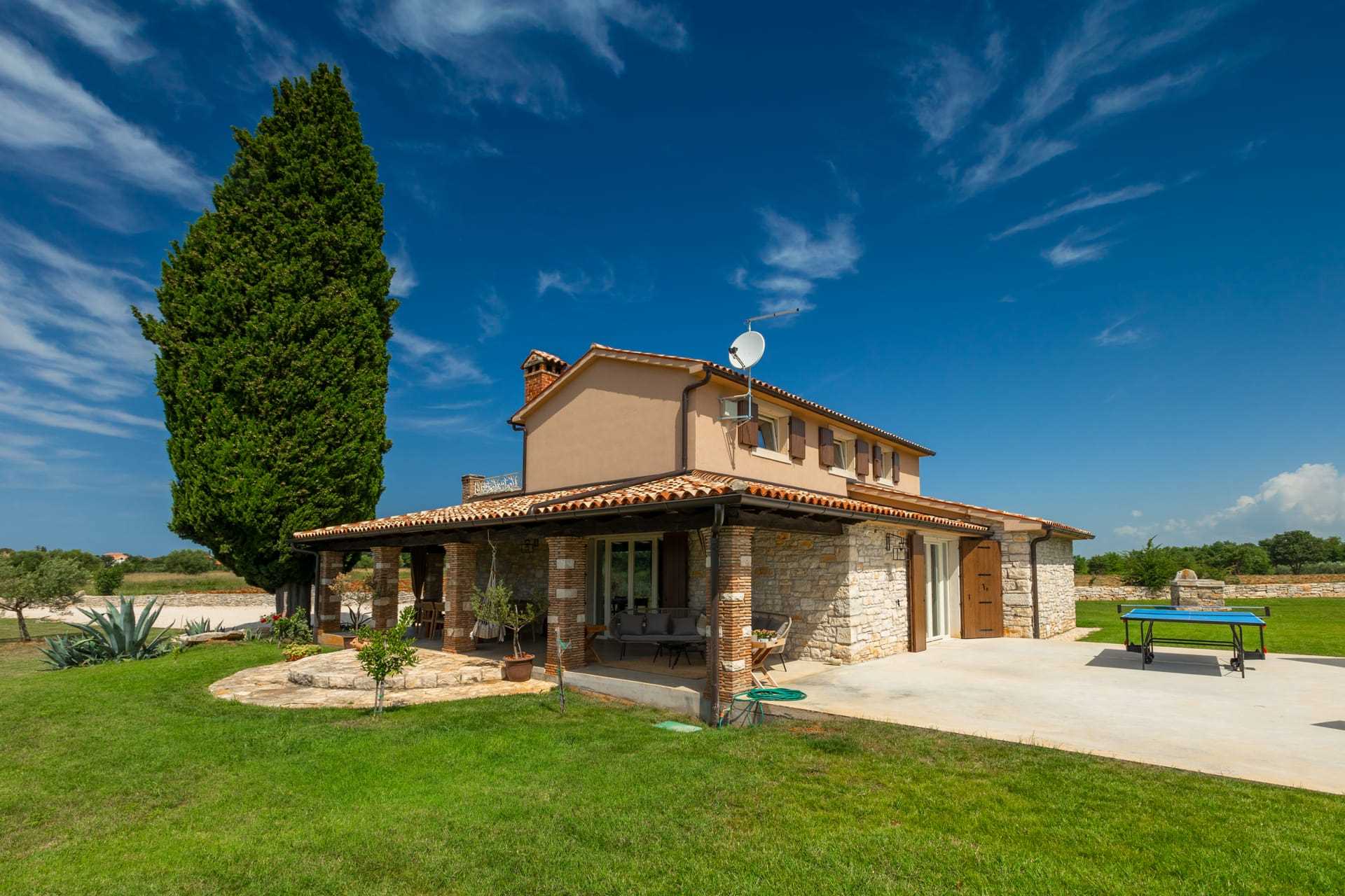 Villa Arborea with Pool