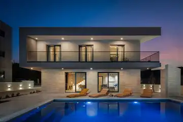 Seafront Villa with Pool in Kaštel Štafilić