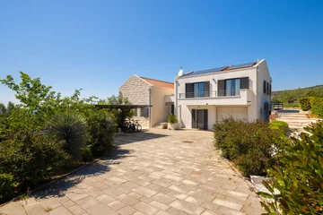 Modern Villa with Heated Pool in Rogoznica