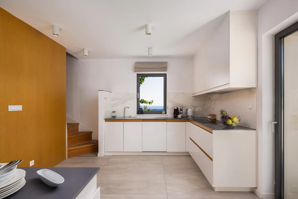 Modern Villa with Heated Pool in Rogoznica