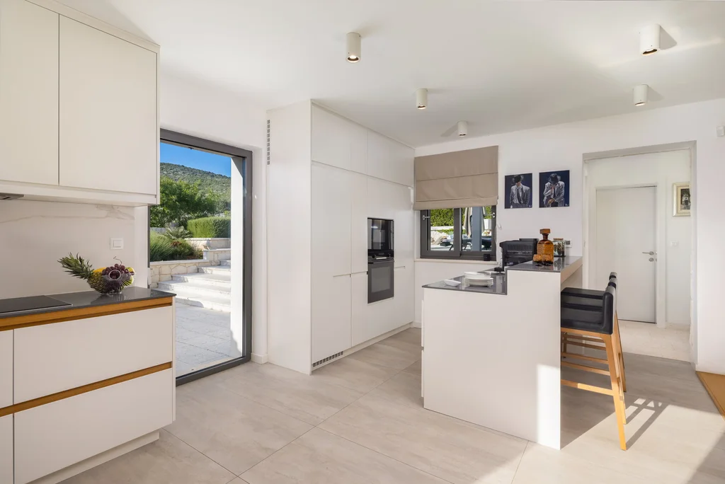 Modern Villa with Heated Pool in Rogoznica