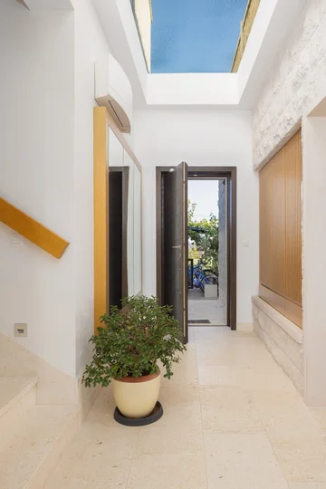 Modern Villa with Heated Pool in Rogoznica