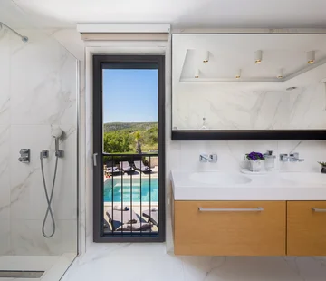 Modern Villa with Heated Pool in Rogoznica