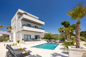 Modern Seaside Villa with Pool in Kaštel Štafilić
