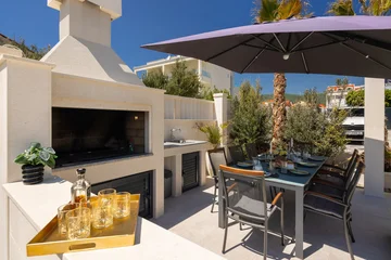 Modern Seaside Villa with Pool in Kaštel Štafilić