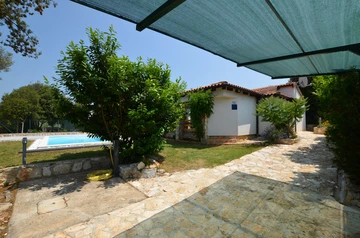 Holiday House with Pool in Rovinj (4–5 Guests)