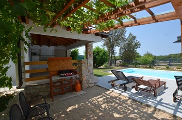 Holiday House with Pool in Rovinj (4–5 Guests)