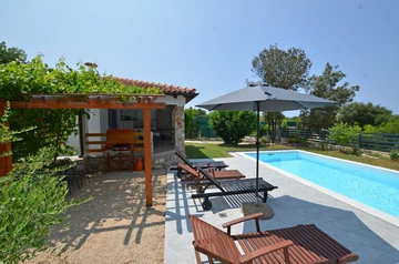 Holiday House with Pool in Rovinj (4–5 Guests)