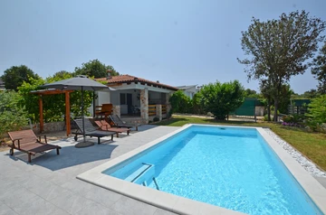 Holiday House with Pool in Rovinj (4–5 Guests)
