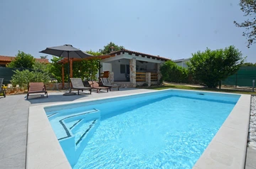 Holiday House with Pool in Rovinj (4–5 Guests)