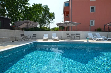 Apartment for 2 Guests in Rovinj with Shared Pool