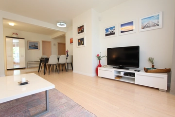 Two-Bedroom Apartment in Rovinj for Up to 6 Guests