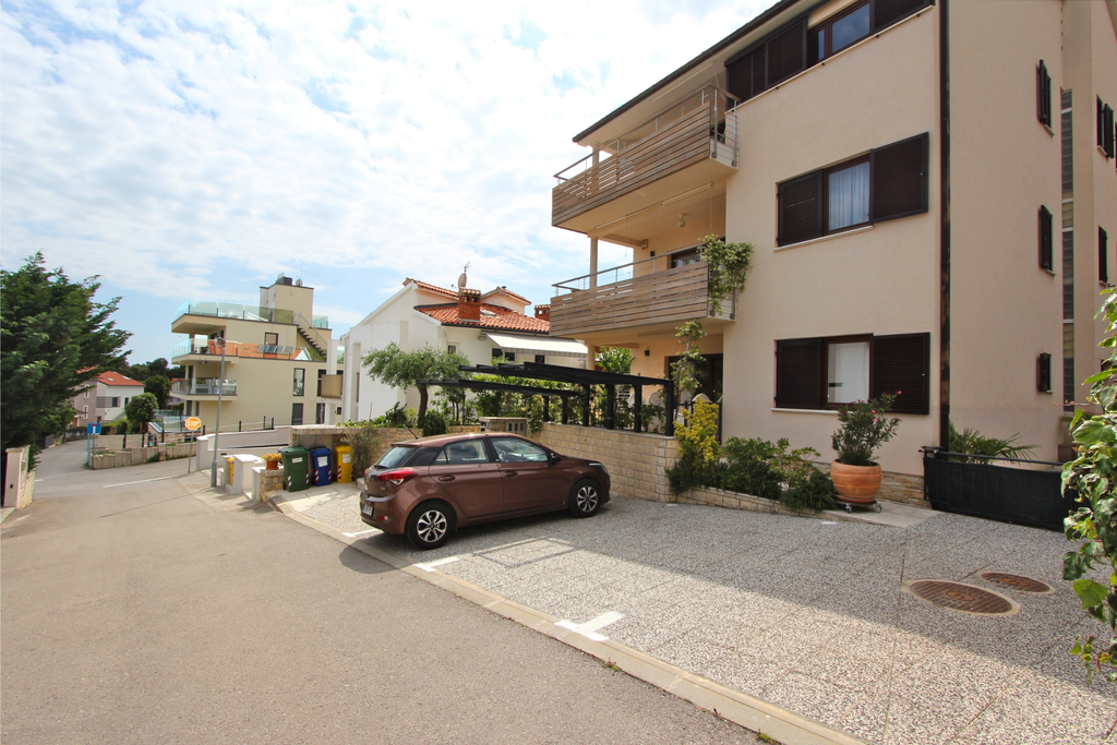 Two-Bedroom Apartment in Rovinj for Up to 6 Guests