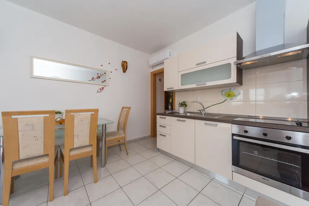 Sea View Apartment in Sveti Filip i Jakov