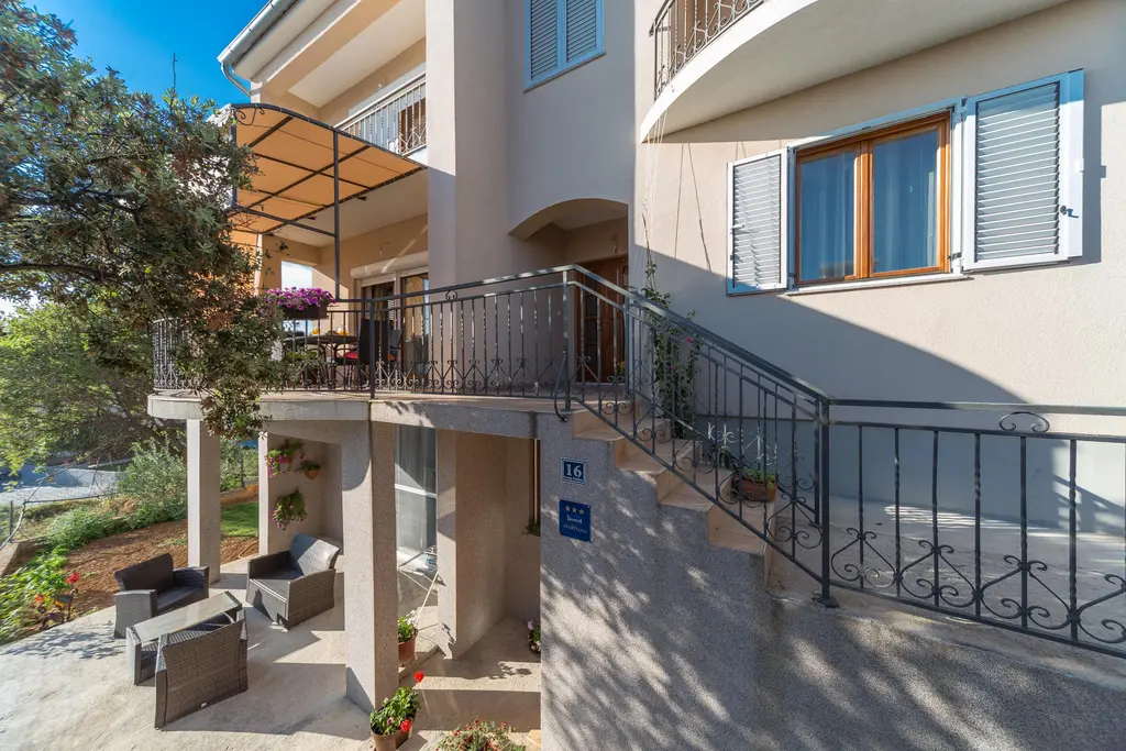 Sea View Apartment in Sveti Filip i Jakov