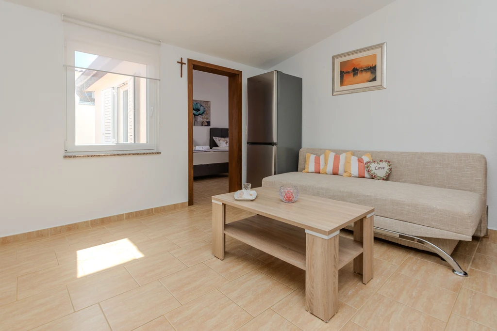 Apartment with Sea View in Vir for 4–6 Guests