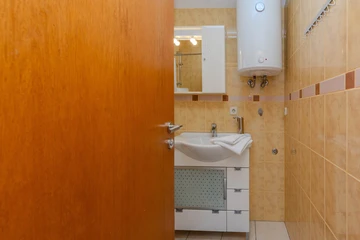 Apartment with Sea View in Vir for 4–6 Guests