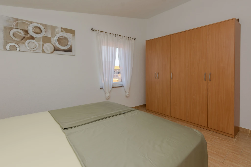 Apartment with Sea View in Vir for 4–6 Guests